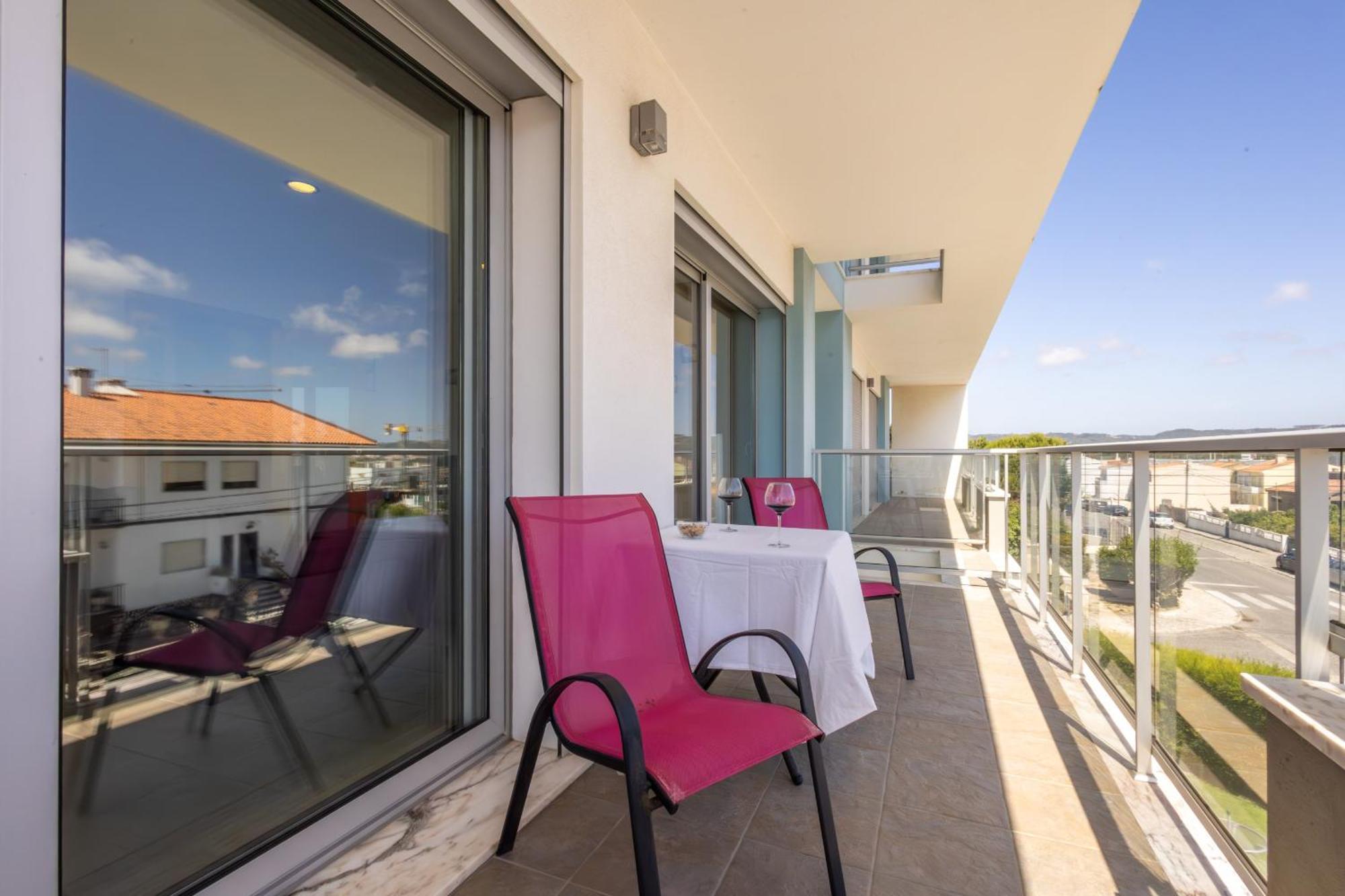 Sunrise - Com Vista Para A Vila เซามาร์ทินโญโดปอร์โต ภายนอก รูปภาพ